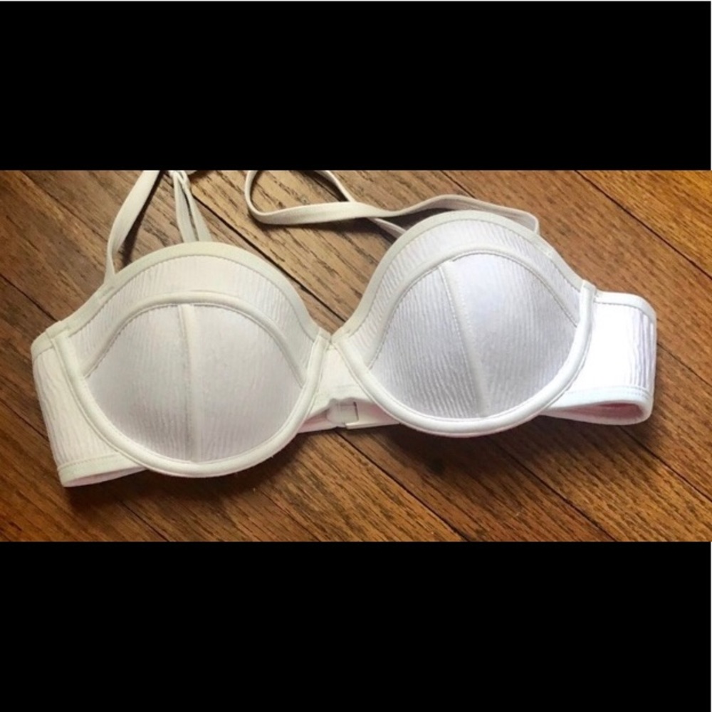 Triangl bikini top size small.